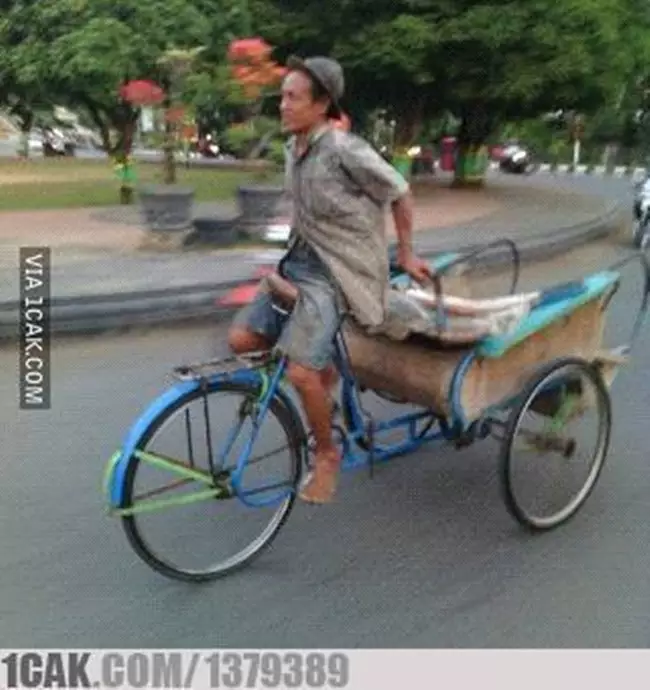 momen lucu naik becak © 2021 1cak.com