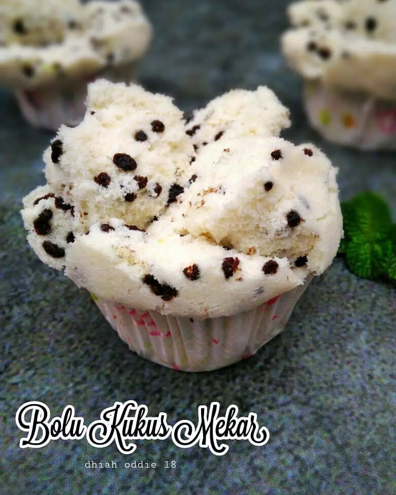 kue bolu kukus dan panggang © berbagai sumber