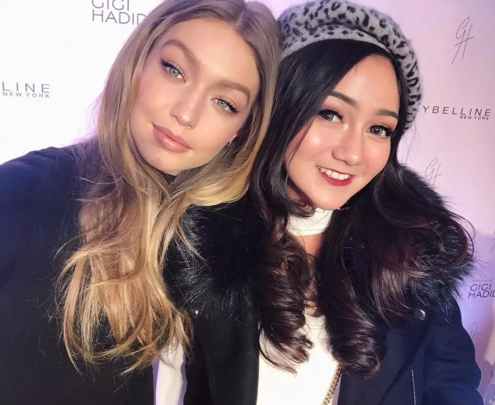 seleb bareng model Victoria's Secret © Instagram