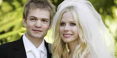 Gaun pengantin 11 seleb karya Vera Wang, milik Gwen Stefani disorot berbagai sumber