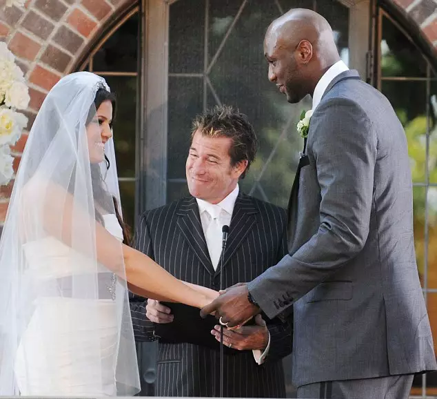 Gaun pengantin 11 seleb karya Vera Wang, milik Gwen Stefani disorot berbagai sumber