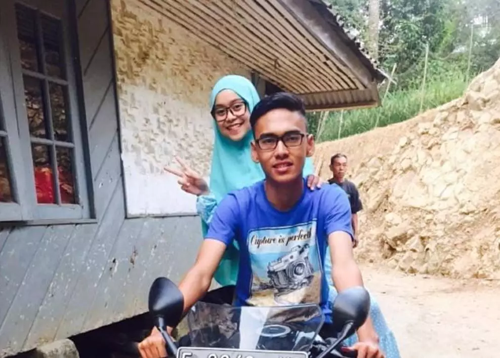 Lesty dan Beni kecil hingga kini © Instagram