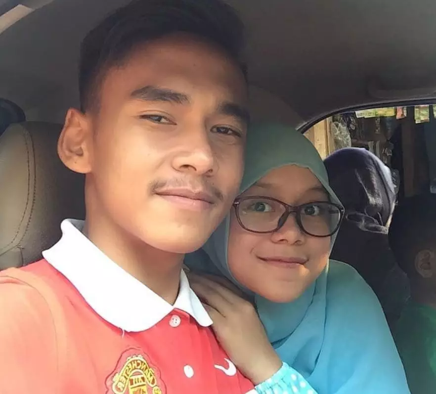 Lesty dan Beni kecil hingga kini © Instagram