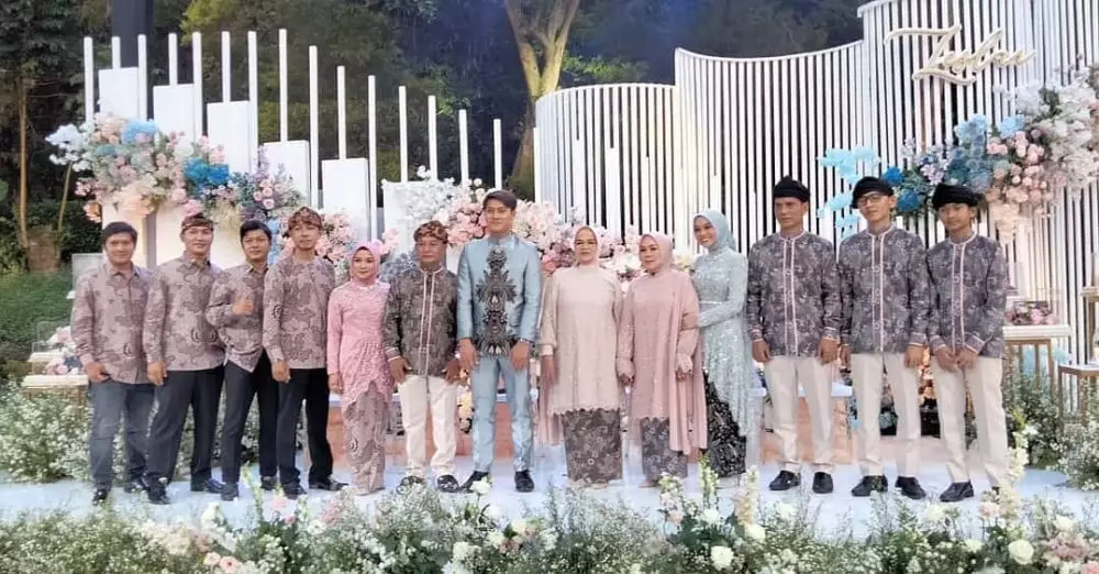 Lesty dan Beni kecil hingga kini © Instagram