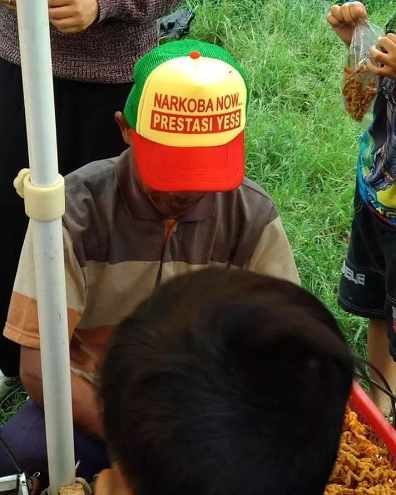 tulisan lucu di baju pedagang © 2021 instagram.com tulisan lucu di baju pedagang © 2021 instagram.com
