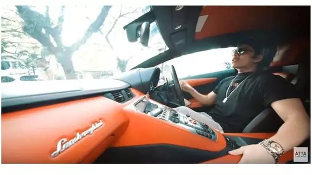 lamborghini Atta Halilintar dijual © 2021 brilio.net YouTube lamborghini Atta Halilintar dijual © 2021 brilio.net YouTube