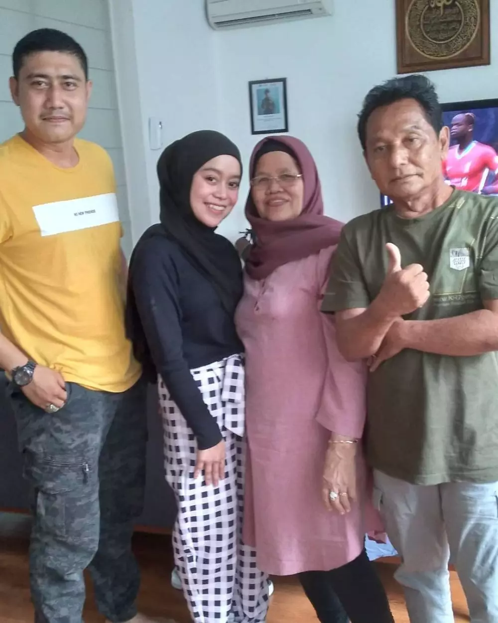 Lesty dan ayah Billar © Instagram Lesty dan ayah Billar © Instagram