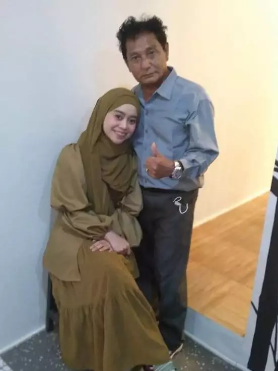 Lesty dan ayah Billar © Instagram Lesty dan ayah Billar © Instagram