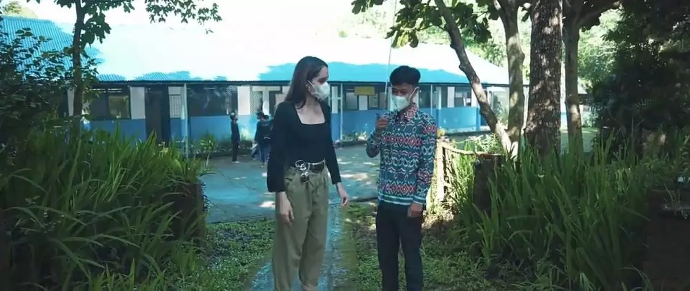 potret sekolah yang dibangun Cinta Laura © 2021 brilio.net YouTube