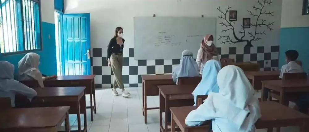 potret sekolah yang dibangun Cinta Laura © 2021 brilio.net YouTube