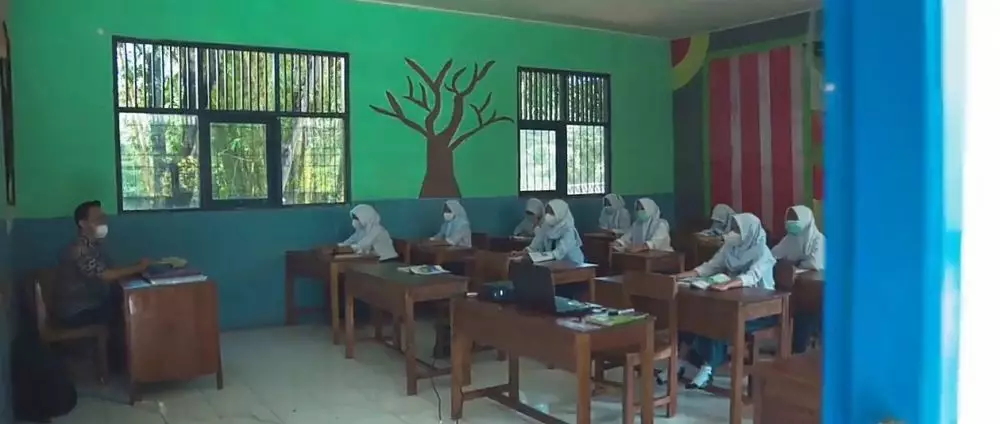 potret sekolah yang dibangun Cinta Laura © 2021 brilio.net YouTube