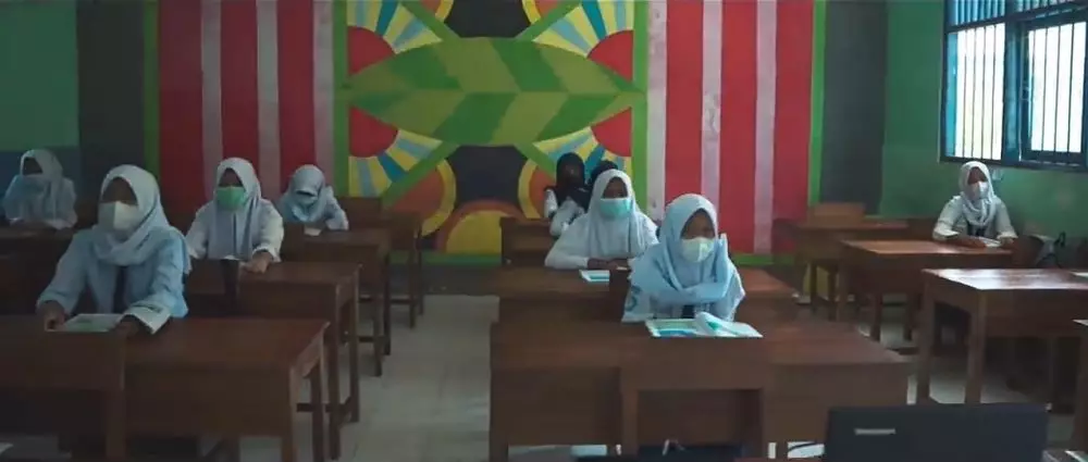 potret sekolah yang dibangun Cinta Laura © 2021 brilio.net YouTube