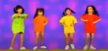 Profesi yang pernah dilakoni Nia Ramdhani © berbagai sumber Profesi yang pernah dilakoni Nia Ramdhani © berbagai sumber