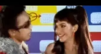 Profesi yang pernah dilakoni Nia Ramdhani © berbagai sumber Profesi yang pernah dilakoni Nia Ramdhani © berbagai sumber