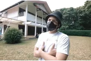 10 Potret 'rumah baru' Atta Halilintar, halamannya jadi lapangan bola