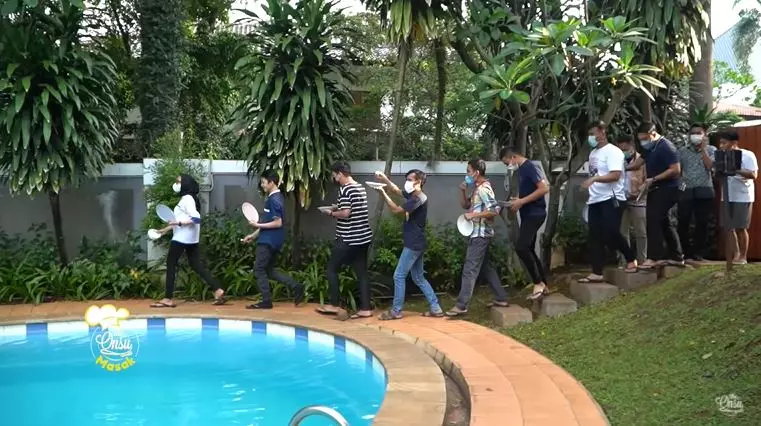 Ruben Sarwendah masak besar © YouTube