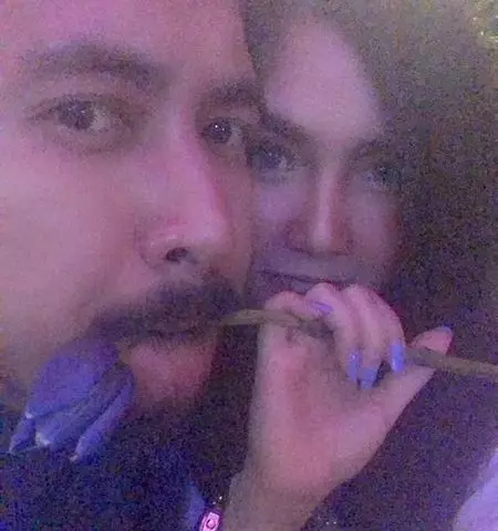 Potret mesra Ello dan kekasih © Instagram/@marcello_tahitoe