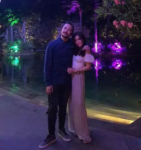 Potret mesra Ello dan kekasih © Instagram/@marcello_tahitoe