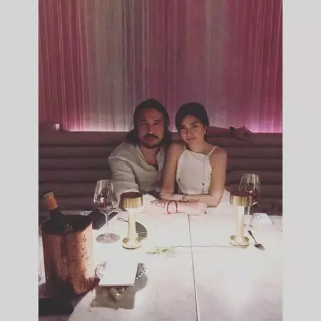 Potret mesra Ello dan kekasih © Instagram/@marcello_tahitoe