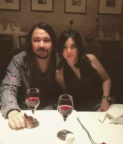 Potret mesra Ello dan kekasih © Instagram/@marcello_tahitoe