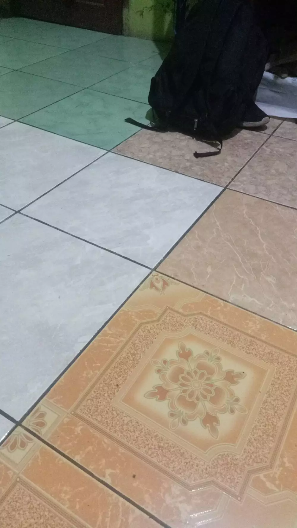 Potret lucu lantai keramik © berbagai sumber