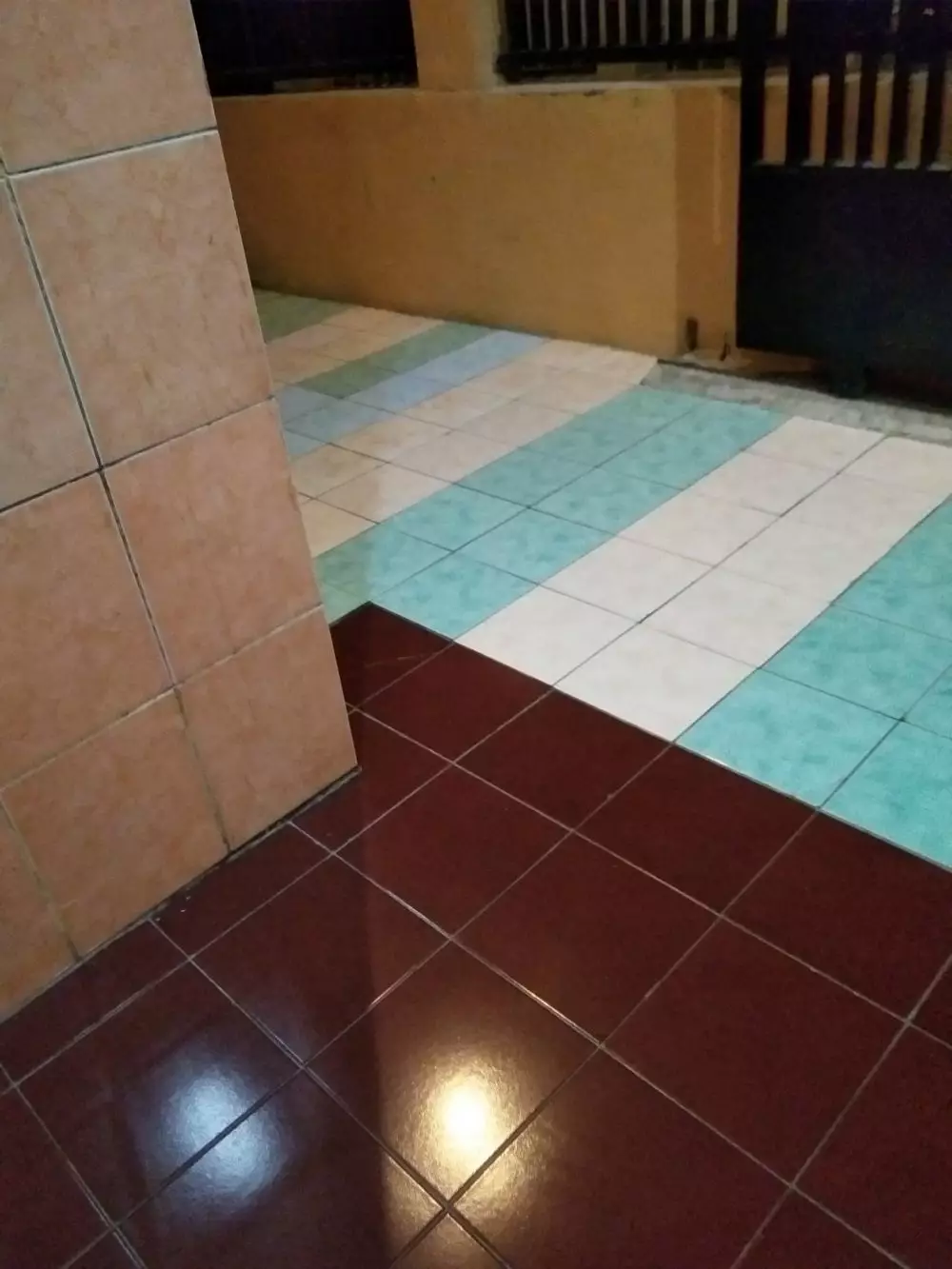 Potret lucu lantai keramik © berbagai sumber