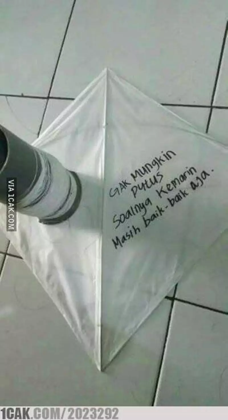 bentuk nyeleneh layang-layang © 2021 berbagai sumber