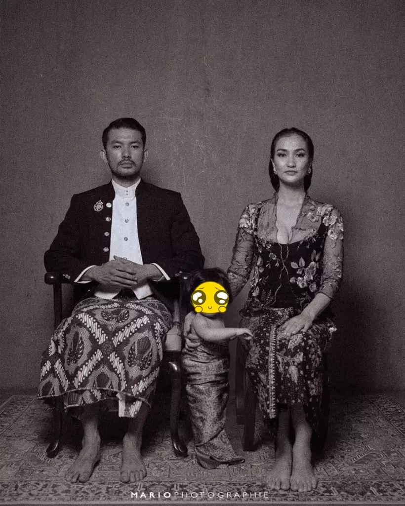 Pemotretan keluarga seleb tema jadul © 2021 brilio.net Pemotretan keluarga seleb tema jadul © 2021 brilio.net