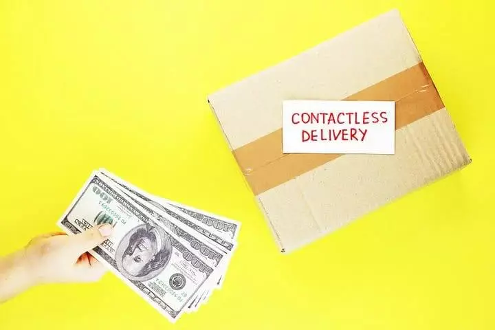 tips cegah penularan Covid-19 saat menerima paket © 2021 brilio.net