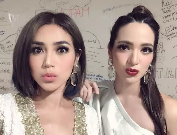 Nia Ramadhani bareng Jessica Iskandar © 2021 brilio.net Nia Ramadhani bareng Jessica Iskandar © 2021 brilio.net