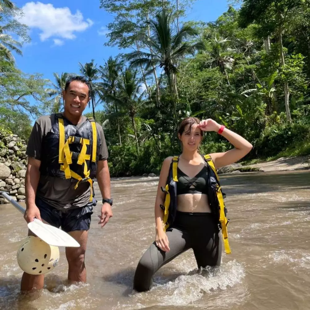 Nia Ramadhani dan Ardi Bakrie olahraga bareng © 2021 brilio.net Nia Ramadhani dan Ardi Bakrie olahraga bareng © 2021 brilio.net