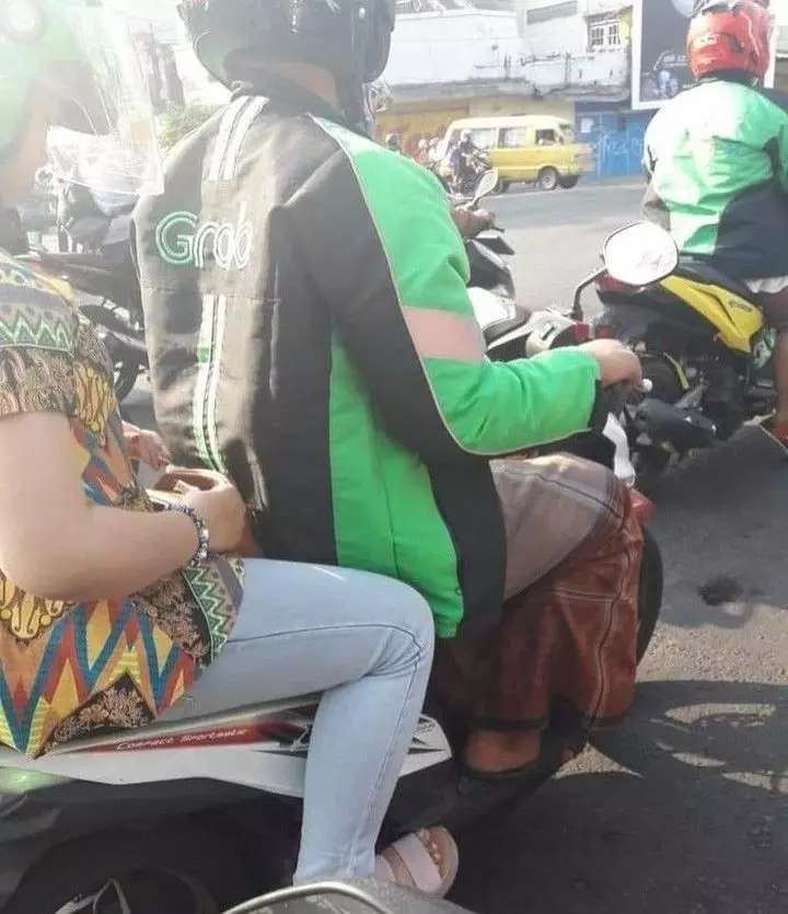Outfit lucu driver ojek online © berbagai sumber Outfit lucu driver ojek online © berbagai sumber