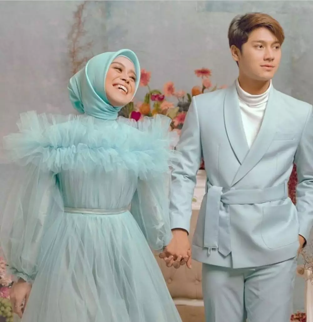 pemotretan pedangdut dengan tema glamor © 2021 brilio.net