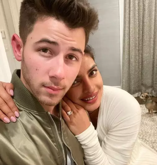 Potret mantan ratu kecantikan India bareng pasangan dari berbagai sumber