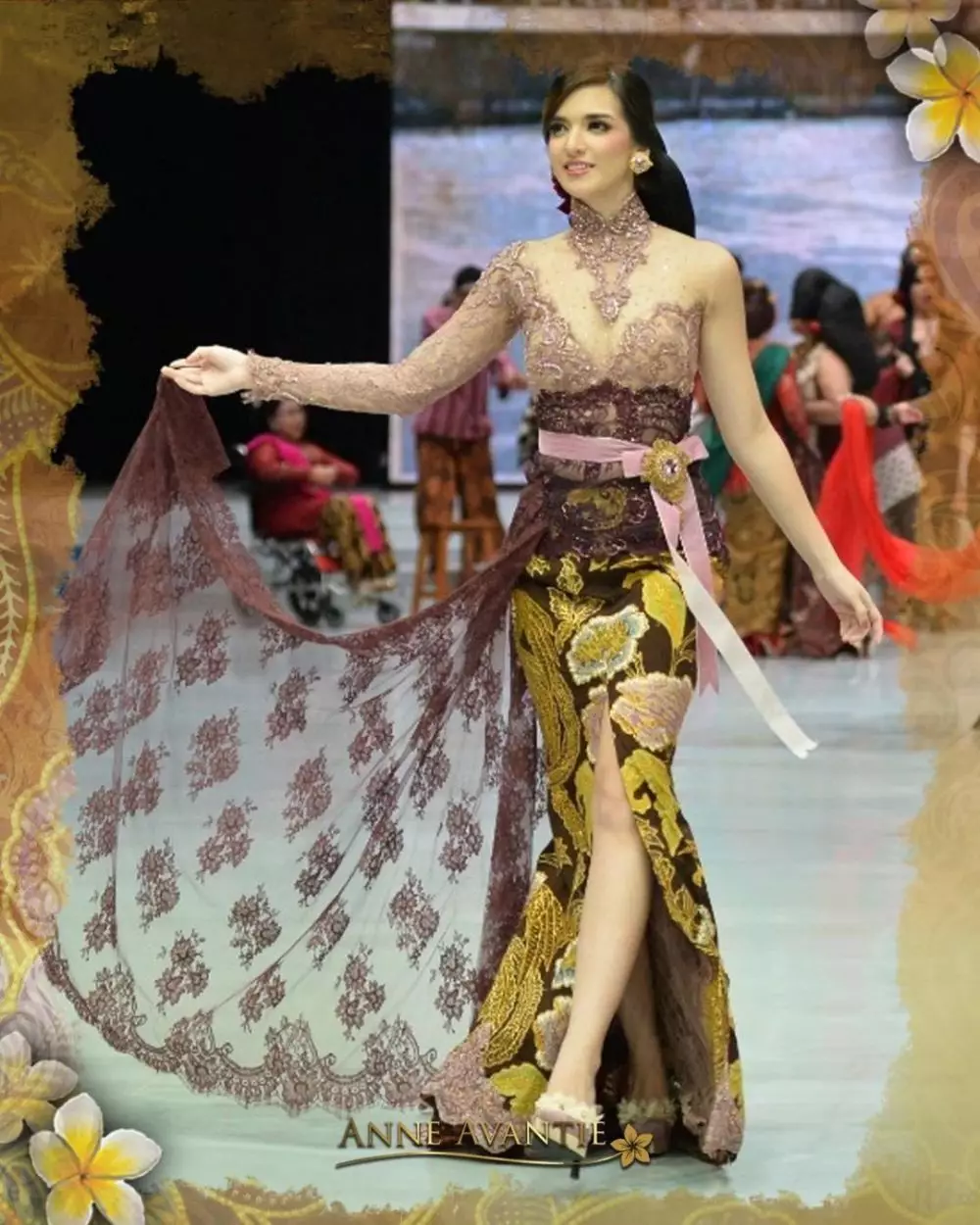 Nia Ramadhani pakai kebaya Anne Avantie © Instagram