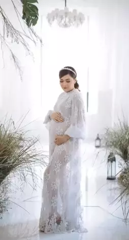 Potret maternity shoot Nella Kharisma dan suami Instagram/@faralljibrill Potret maternity shoot Nella Kharisma dan suami Instagram/@faralljibrill