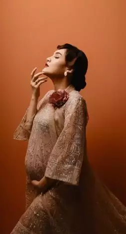 Potret maternity shoot Nella Kharisma dan suami Instagram/@faralljibrill Potret maternity shoot Nella Kharisma dan suami Instagram/@faralljibrill