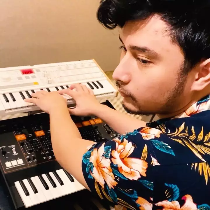 Fakta Bintang Elian Sinay © 2021 brilio.net