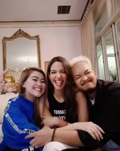 Potret kebersamaan Nia Ramadhani dan sang kakak Instagram/@@talitha_nugroho11