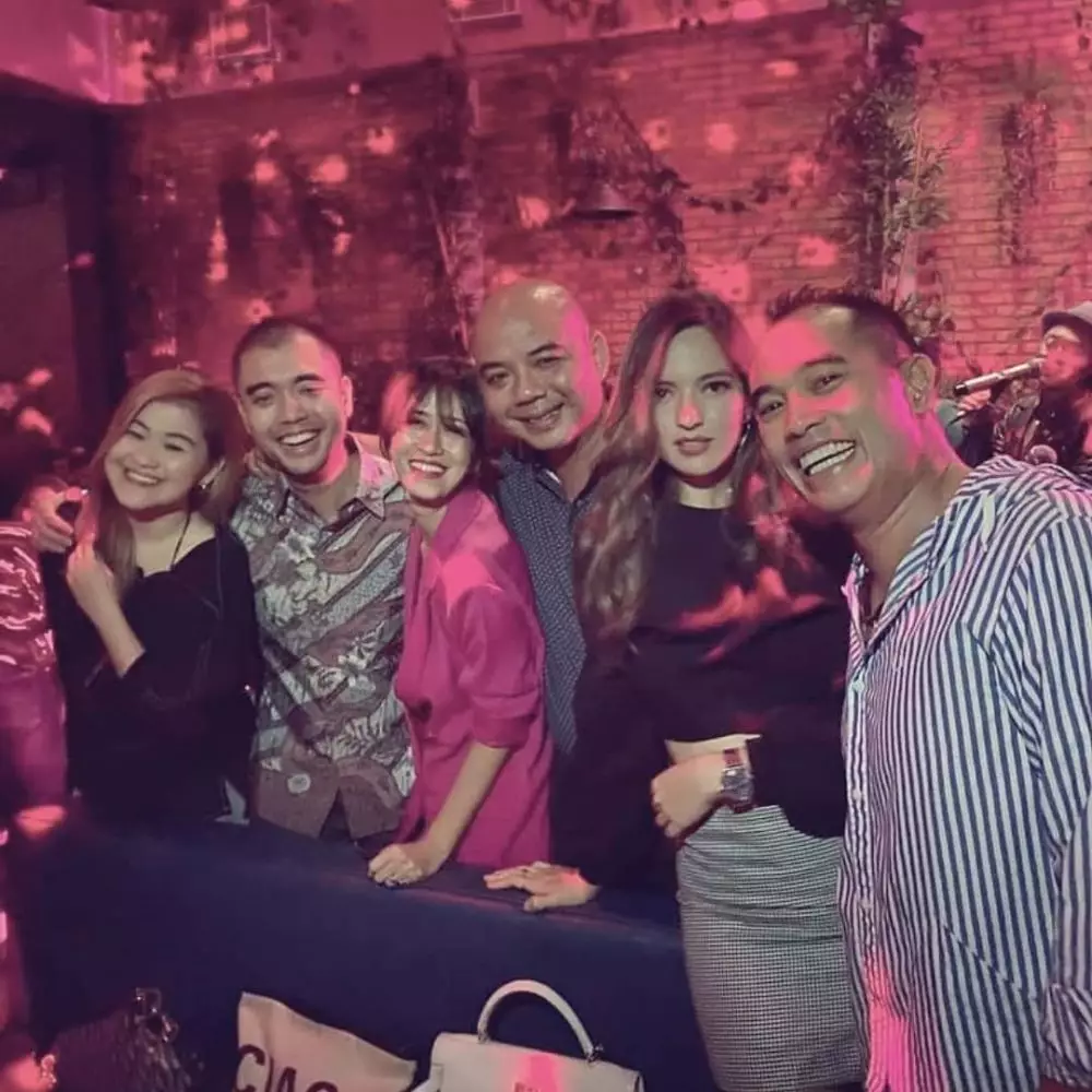 Potret kebersamaan Nia Ramadhani dan sang kakak Instagram/@@talitha_nugroho11