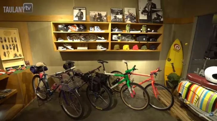 penampakan distro clothing omesh © YouTube penampakan distro clothing omesh © YouTube