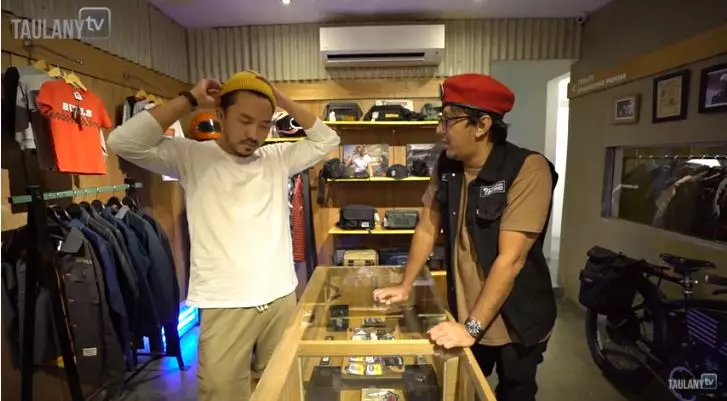 penampakan distro clothing omesh © YouTube penampakan distro clothing omesh © YouTube