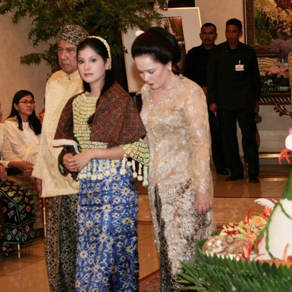 Potret siraman Annisa Pohan Instagram