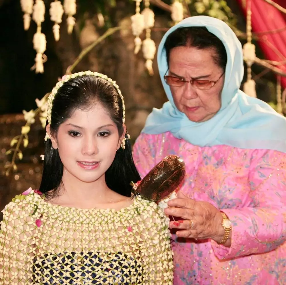 Potret siraman Annisa Pohan Instagram