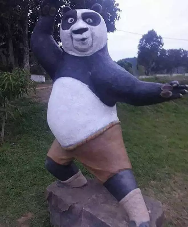 penampakan nyeleneh patung hewan © 2021 berbagai sumber