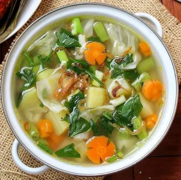 Resep sop sederhana © 2021 brilio.net