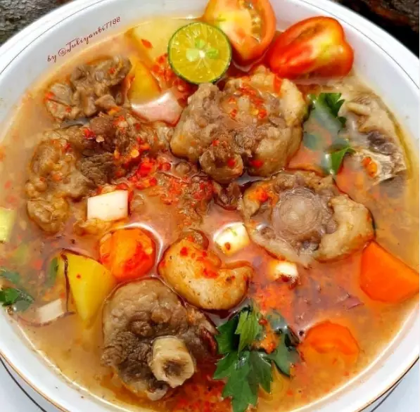 Resep sop sederhana © 2021 brilio.net