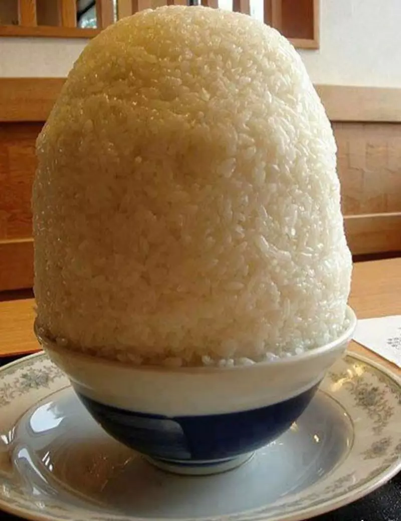 potret nasi tumpeng © 2021 berbagai sumber potret nasi tumpeng © 2021 berbagai sumber