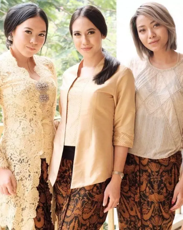 Potret Pevita Pearce dalam balutan kebaya Instagram/@pevpearce Potret Pevita Pearce dalam balutan kebaya Instagram/@pevpearce