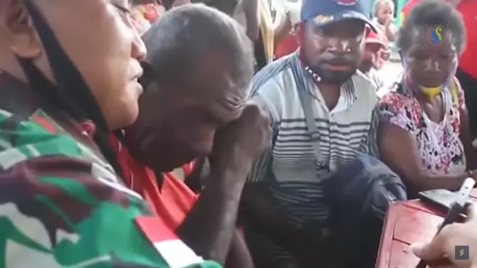 Perjuangan putra Ondoafi di perbatasn lolos prajurit TNI © YouTube/TNI.mil.id Perjuangan putra Ondoafi di perbatasn lolos prajurit TNI © YouTube/TNI.mil.id